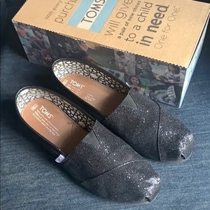 Tom’s Black Glitter Classics Size 8.5